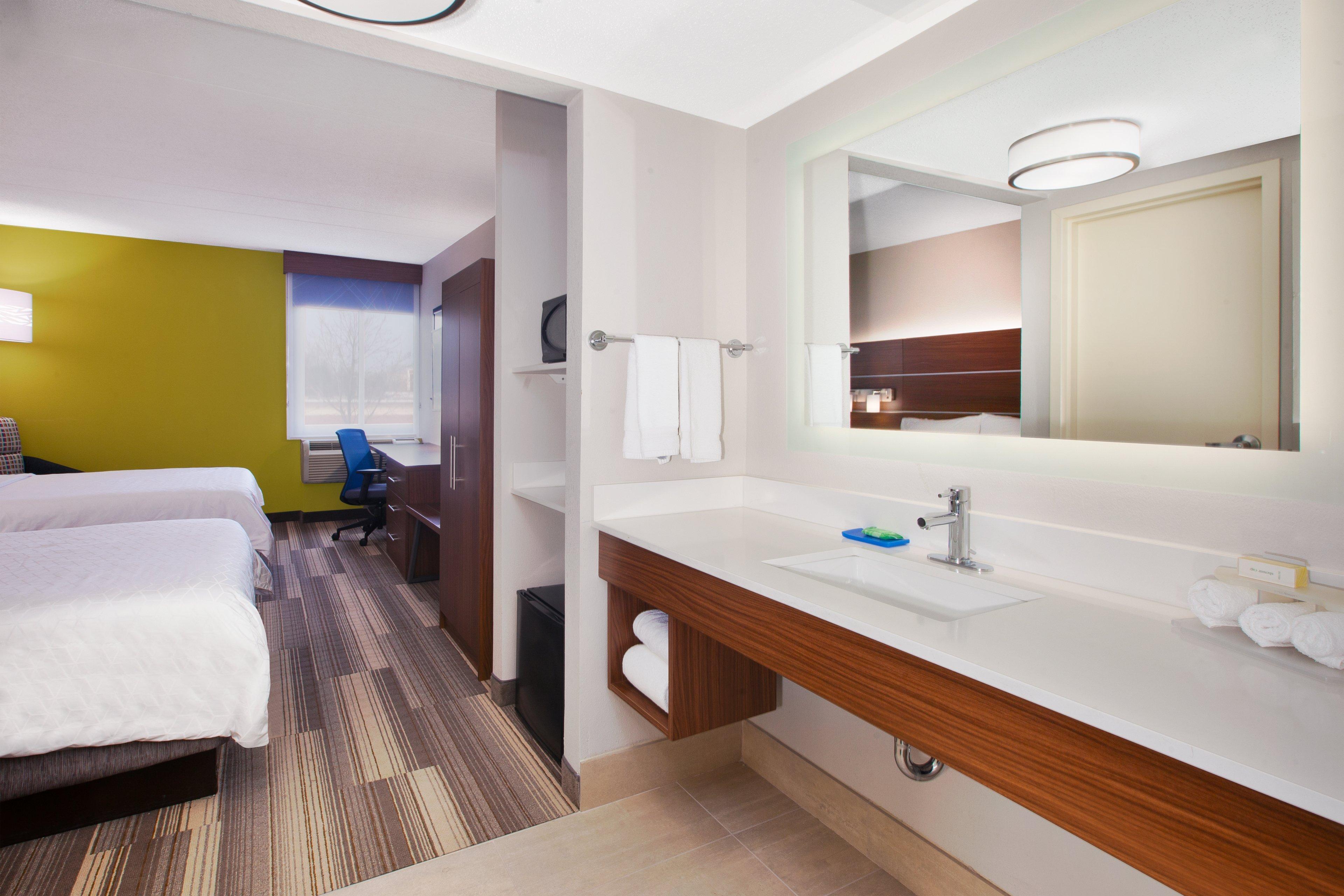 Holiday Inn Express Fairfax-Arlington Boulevard By Ihg Exterior photo